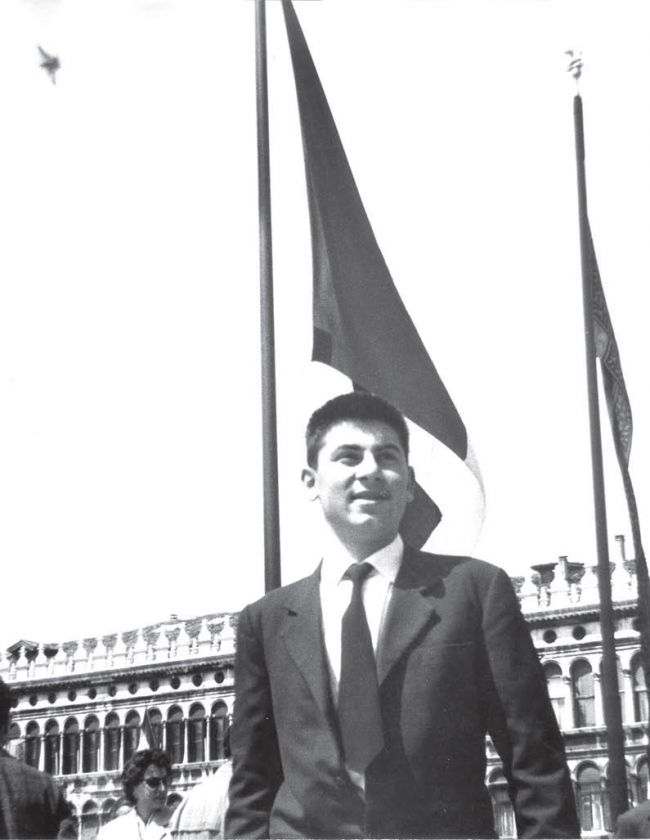 На площади Сан-Марко в Венеции в пору учебы. 1958 год