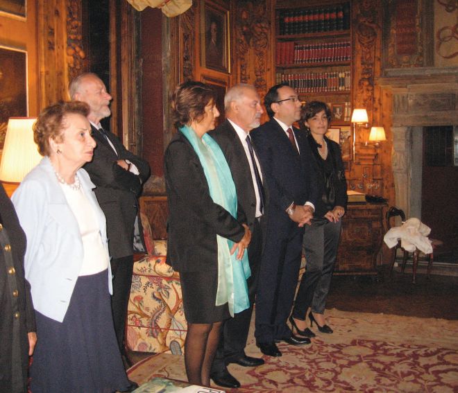 На приеме 19 сентября 2010 года в честь Дня Независимости Армении вместе с супругой Анной Марией, послом РА Рубеном Карапетяном и его супругой